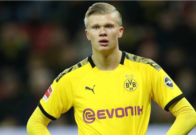 半场：多特0-0汉堡，双方共1次射正，卡帕尔多头球中框（半场战报：多特0-0汉堡，双方仅1次射正，卡帕尔多头球中柱）