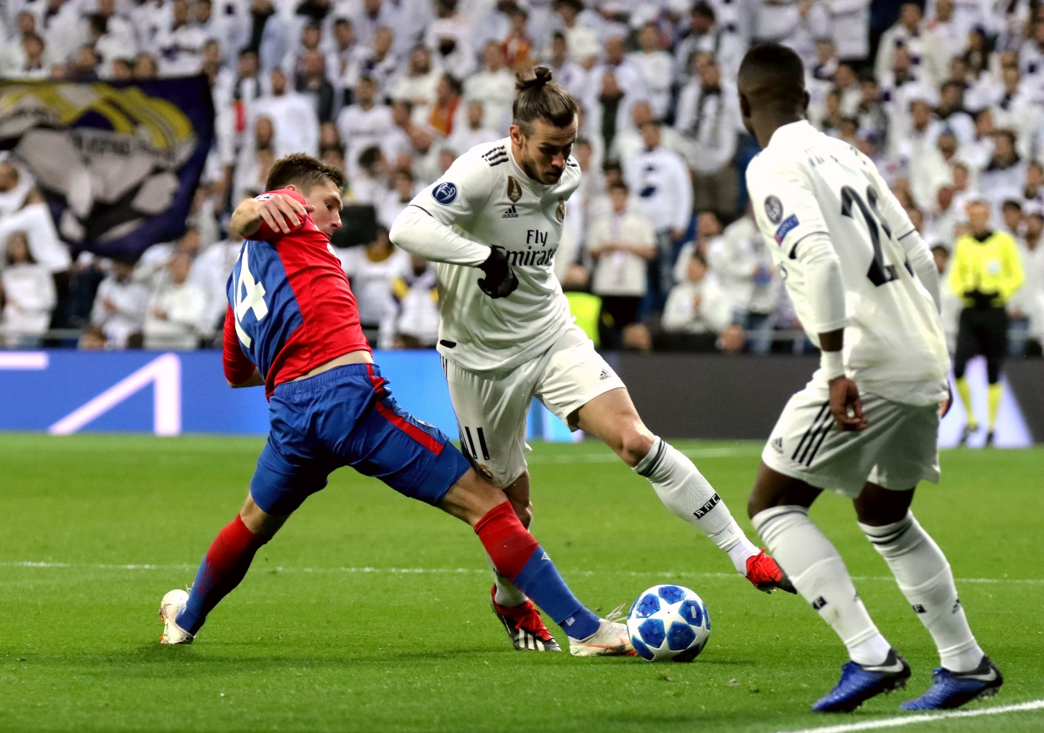 生涯第25次50+！哈登成NBA历史第四老的55+先生（哈登生涯第25次轰50+，成NBA史上第四年长的55+得分者）