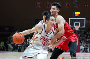 NBA季后赛焦点球员表现回顾（NBA季后赛核心球星表现盘点）