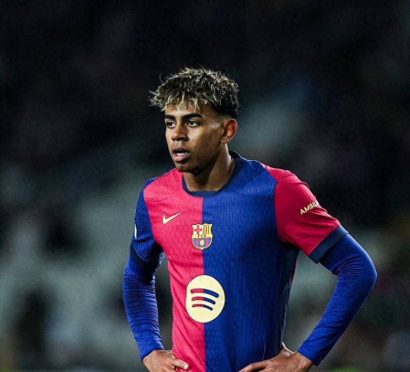 米体：罗马想冬窗租借齐尔克泽，若晋级欧冠会自动触发买断（米体：罗马冬窗寻租齐尔克泽，若晋级欧冠将自动触发买断条款）