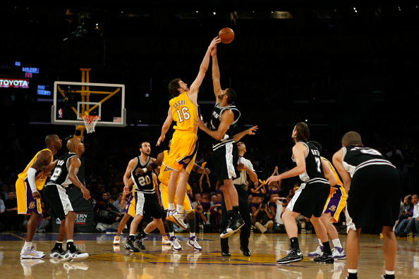 世体：拉波尔塔、恩里克、巴尔韦德周五将参加内格雷拉案听证会（世体：拉波尔塔、恩里克与巴尔韦德本周五将出席内格雷拉案听证会）