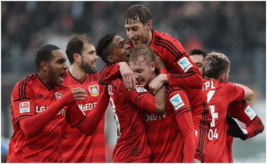 欧文快攻完成压哨上篮（欧文快攻读秒上篮得手）